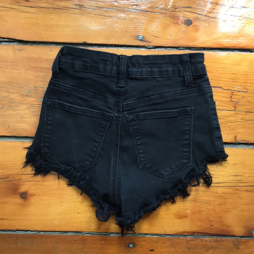 Shorts - Picture 2 of 4